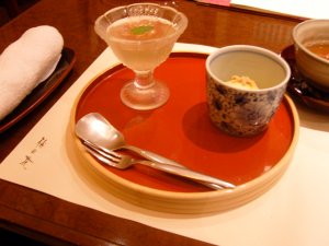 DESSERT!! (or as the japanese would say, deh-zahh-to) Some sort of jelly with plum juice and vanilla ice cream with peanut powder on top.